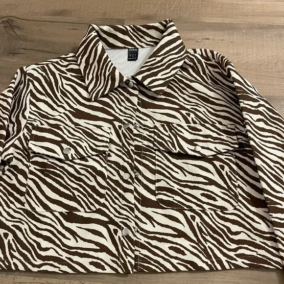 Zebra Crop Jacket - Picture 6 of 10
